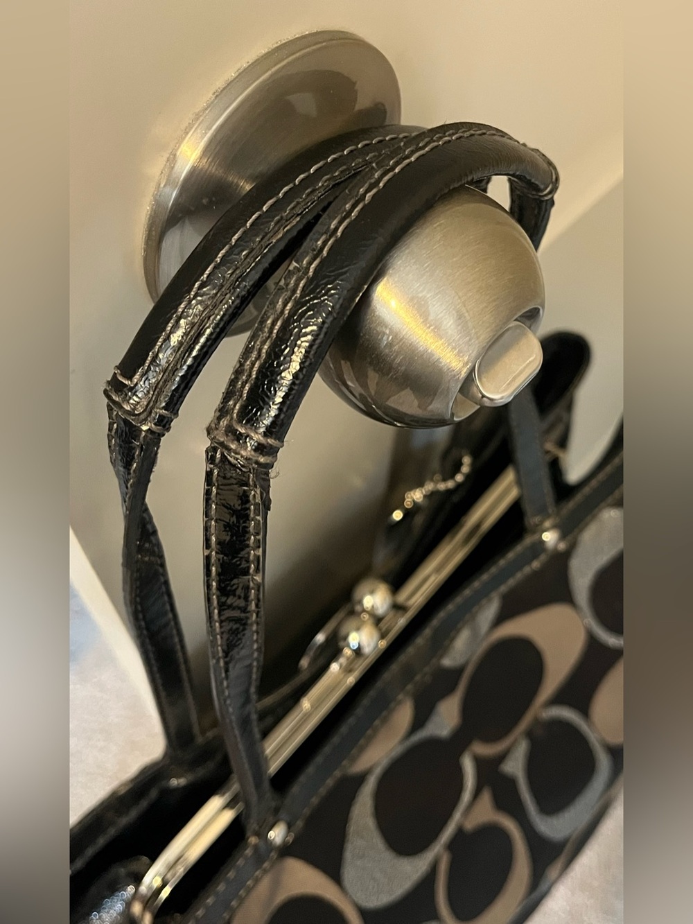 Coach Black Carryall Kisslock Frame Tote Gray & Silver C Monogram - Picture 6 of 16